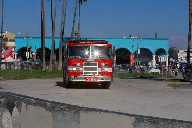USA, United States of America, California, Los Angeles, 01.11.2016: Los Angeles City Fire Department, Löschzug, Löschfahrzeug am Strand von Venice Beach