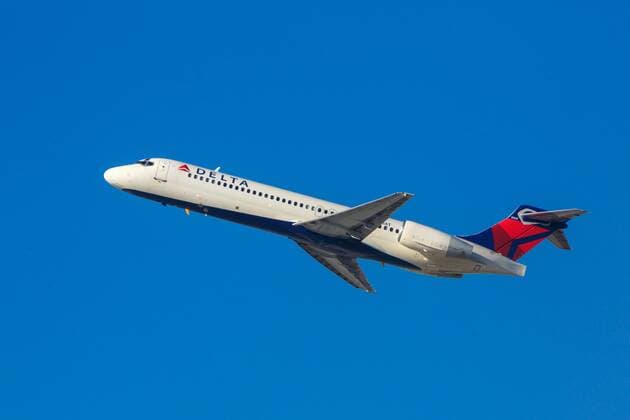 USA, United States of America, California, Los Angeles, 21.10.2016: Los Angeles International Airport, Delta Air Lines Boeing 717-2BD, Registration: N950AT