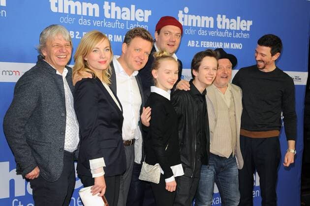 Andreas Dresen, Nadja Uhl, Justus von Donanyi, Charly Huebner, Jule Hermann, Arved Friese, Axel Prahl, Oliver Berben, v.l.n.r. Ankunft, roter Teppich zur Kinderfilm Premiere Timm Thaler im Zoo Palast in Berlin, am 29.01.2016