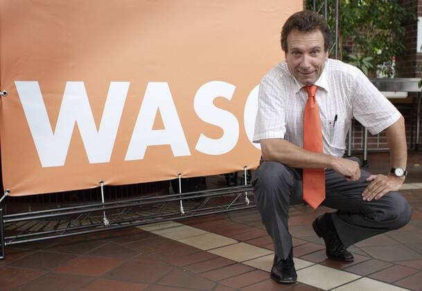 Klaus ERNST, Vorsitzender der WASG, Wahlalternative Arbeit und Soziale Gerechtigkeit, Kassel, 03.07.2005. POLITIK , POLITICS , PORTRAET , PORTRAIT , PORTRÄT , QUERFORMAT , HORIZONTAL FORMAT , WAHLKAMPF , ELECTION CAMPAIGN , HUSTINGS , PARTEITAG , PARTEITAGE , PARTY CONVENTION , PARTY CONGRESS , WASG , Kassel Deutschland Copyright: xUtexGrabowskyx