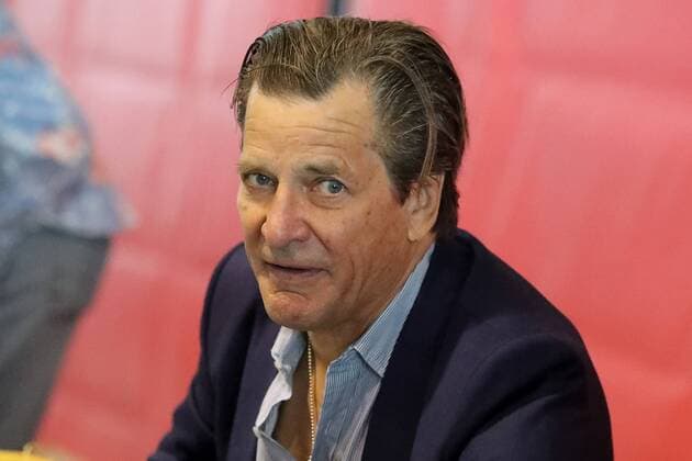 Der Schauspieler Dirk Benedict (Kampfstern Galactica, Das A-Team, u.a.) schreibt Autogramme, Porträt, Portrait, Event, Messe, Comic Con Germany 2017 in Stuttgart, xozx