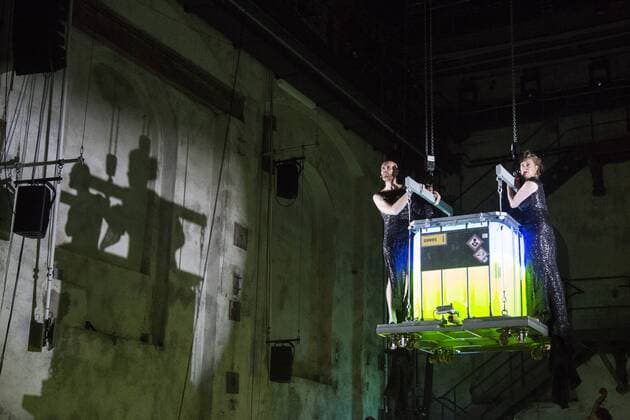 SPERRFRIST EMBARGO, Kein Licht, Ruhrtriennale, Duisburg, Germany SPERRFRIST EMBARGO bis to 8:00pm, 25 August 2017 Duisburg, Germany. 22 August 2017. Pictured: Niels Bormann and Caroline Peters. Dress rehearsal of the Ruhrtriennale world premiere Kein Licht, a Thinkspiel by Philippe Manoury and Nicolas Stemann. Adapted from the stage play Kein Licht. by Elfriede Jelinek. Performances run at the Gebläsehalle at Landschaftspark Nord in Duisburg from 25 August to 3 September 2017. Actors: Caroline Peter and Niels Bormann, Opera singers: Christina Daletska, Lionel Peintre, Sarah Sun and Olivia Vermeulen. Only for editorial use in connection with Ruhrtriennale reporting