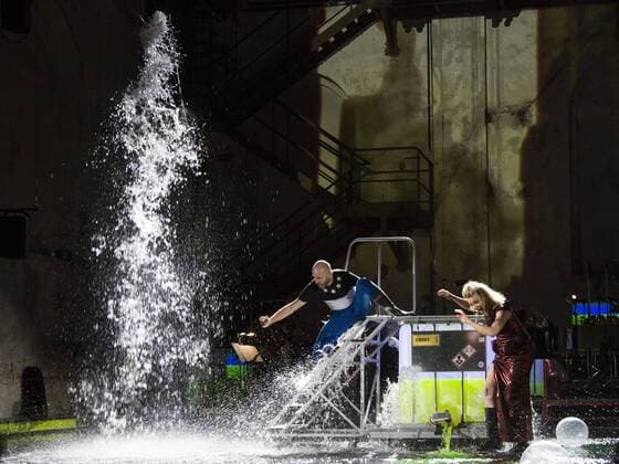 SPERRFRIST EMBARGO, Kein Licht, Ruhrtriennale, Duisburg, Germany SPERRFRIST EMBARGO bis to 8:00pm, 25 August 2017 Duisburg, Germany. 22 August 2017. Pictured: Niels Bormann and Caroline Peters. Dress rehearsal of the Ruhrtriennale world premiere Kein Licht, a Thinkspiel by Philippe Manoury and Nicolas Stemann. Adapted from the stage play Kein Licht. by Elfriede Jelinek. Performances run at the Gebläsehalle at Landschaftspark Nord in Duisburg from 25 August to 3 September 2017. Actors: Caroline Peter and Niels Bormann, Opera singers: Christina Daletska, Lionel Peintre, Sarah Sun and Olivia Vermeulen. Only for editorial use in connection with Ruhrtriennale reporting