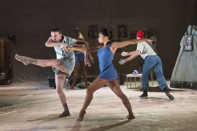 EMBARGO SPERRFRIST Three Stages by Richard Siegal, Ruhrtriennale, PACT Zollverein, Essen, Germany SPERRFRIST EMBARGO bis to 7:00pm, 25 August 2017 Essen, Germany, 23 August 2017. Performers Kevin Quinaou, Corey Scott-Gilbert, Diego Tortelli, Vania Vaz, Frederic Stochl in the piece In Medias Res . American choreographer Richard Siegal presents Three Stages: Model , In Medias Res and as a world premiere El Dorado at PACT Zollverein for the Ruhrtriennale cultural festival 2017. For editorial use only in connection with Ruhrtriennale reporting
