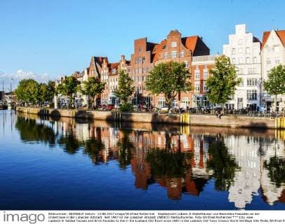 Stadtansicht Lübeck Ð Giebelhäuser und Backstein-Fassaden an der Undertrave in der Lübecker Altstadt. Seit 1987 ist die Lübecker Altstadt UNESCO Weltkulturerbe. Foto:Winfried Rothermel