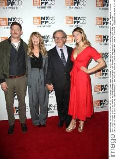October 5, 2017 - New York, N.Y, USA - SAWYER SPIELBERG, KATE CAPSHAW, STEVEN SPIELBERG, DESTRY SPIELBERG attend the world premiere of Spielberg at 55th Annual The New York Film Festival.Alice Tully Hall, Lincoln Center, NYC.October 5, 2017.Photos by , Globe Photos Inc. New York USA - ZUMAms4_ 20171005_zaa_ms4_011 Copyright: xSoniaxMoskowitzx