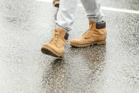 Tallinn, Estonia, 08.12.2017 Shoes, boots, legs, walking, streets. Tallinn Harjumaa Estonia Copyright: xKonstantinxSednevx