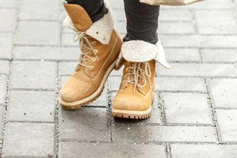 Tallinn, Estonia, 08.12.2017 Shoes, boots, legs, walking, streets. Tallinn Harjumaa Estonia Copyright: xKonstantinxSednevx
