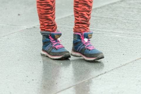 Tallinn, Estonia, 08.12.2017 Shoes, boots, legs, walking, streets. Tallinn Harjumaa Estonia Copyright: xKonstantinxSednevx