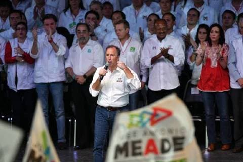 The candidate for the Presidency of Mexico, the official Jose Antonio Meade (C), participates in his last act of campaign with supporters of Coahuila, in Saltillo, Mexico, 27 June 2018. Next 01 July, 89 million Mexicans are called to the polls to elect the president, congressmen, senators, eight governors, the head of government of Mexico City and more than 3,400 positions, in the largest elections in the history of the country. Candidates close campaigns with promise not to disappoint Mexicans !ACHTUNG: NUR REDAKTIONELLE NUTZUNG! Copyright: xMiguelxSierrax ST01 20180628-636657540550836469