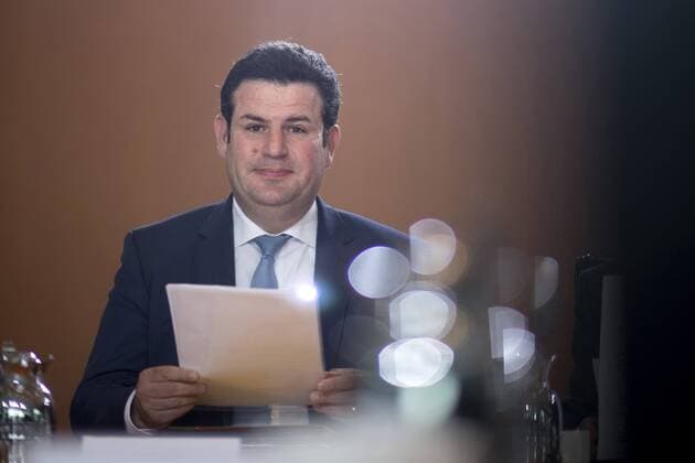 Hubertus Heil, Kabinett DEU, Deutschland, Germany, Berlin, 02.10.2018 Hubertus Heil, Bundesarbeitsminister SPD, vor der Kabinettssitzung im Berliner Kanzleramt. Hubertus Heil, Federal Minister of Work and Social Affairs SPD, during a cabinet meeting at the chancellor office in Berlin, Germany.