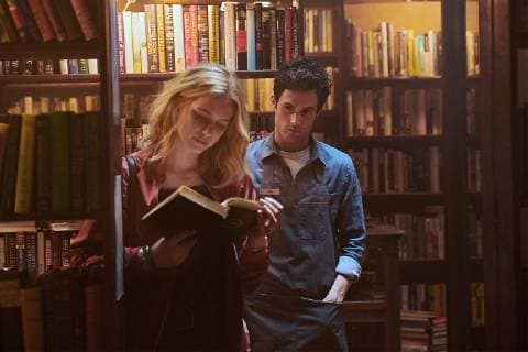 Penn Badgley, Elizabeth Lail, You (2018) Photo Credit: Netflix The Hollywood Archive Los Angeles CA 33761_001THA