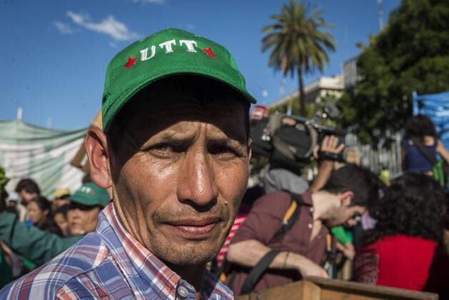February 27, 2019 - City Of Buenos Aires, City of Buenos Aires, Argentina - INT. 2019, February 27. City of Buenos Aires, Argentina.- Small producers give away on 2019 February 27, 20 thousands kilos of vegetables, called Verdurazo, in Plaza de Mayo, City of Buenos Aires, claiming for improvements to small farmers and against hunger. The last February 15, they were repressed when they tried to sell vegetables at an accessible and fair price in Constitucion neighborhood, in City of Buenos Aires. City Of Buenos Aires Argentina - ZUMAf135 20190227_zap_f135_008 Copyright: xJulietaxFerrariox