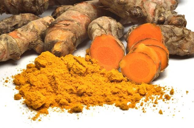 Kurkuma, Kurkume, Gelber Ingwer, Safranwurz, Safranwurzel, Gelbwurz, Gelbwurzel, Gilbwurz, Gilbwurzel, Curcuma (Curcuma longa), Rhizom, gemahlen und durchgeschnitten turmeric (Curcuma longa), rhizome, slices and milled BLWS535719 Copyright: xblickwinkel D.xMaehrmannx