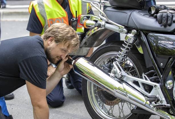 Rimpar, Bundesstraße, 18.07.2019, Geschwindigkeits- und Motorradkontrolle der Polizei Bild: Laser Messung, Geschwindigkeitsmessung Copyright: HMBxMedia xHeikoxBecker