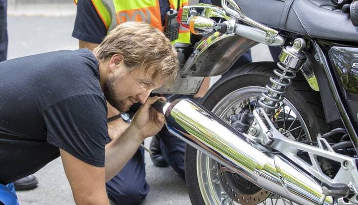 Rimpar, Bundesstraße, 18.07.2019, Geschwindigkeits- und Motorradkontrolle der Polizei Bild: Laser Messung, Geschwindigkeitsmessung Copyright: HMBxMedia xHeikoxBecker