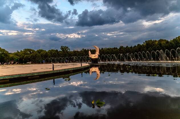 July 19, 2019 - Jilin, Jilin, China - Jilin, CHINA-The musical fountain lighting show in Jingyuetan national forest park in Changchun, capital of northeast China s Jilin province, opens on July 1, 2019.Music fountain waterscape light show is located in the goddess square at the main entrance of jingyuetan, taking the statue of the goddess of the clear moon as the central point, composed of fountain, LED beam light, LED full color tree light, LED full color wash wall light, pattern light, etc., which can combine hundreds of action forms. Jilin China - ZUMAs145 20190719_zaa_s145_058 Copyright: xChixXiaoweix