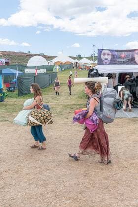 August 2, 2019, Loveland, Colorado, U.S: Participants arrive at the Arise Music Festival, yoga mats on board. This family-friendly annual 3-day premiere multi-genre music, yoga, art, and camping festival, in it s 7th year in the beautiful hills of Sunrise Ranch, has a leave-no trace ethos for it s 13,000 festival goers, and is committed to providing a joyous pathway for building and strengthening community. Loveland U.S. - ZUMAm92_ 20190802_zap_m92_005 Copyright: xDonxSeniaxMurrayx