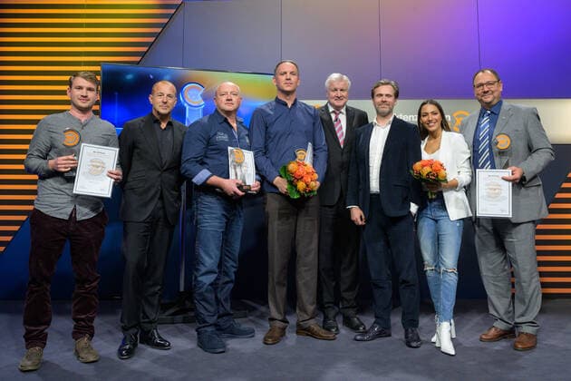 Berlin GER, Berlin, 20.11.2019, XY Preisverleihnug - ZDF v.l. Kevin Rast, Heino Ferch, Werner Rast, Karsten Weiss, Horst Seehofer, Matthias Matschke, Amy Mußul, Georg Koettner, 20.11.2019, XY Preis - ZDF, Copyright: xUwexKoch Eibner-Pressefotox EP_UKH
