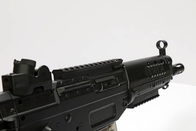 21.05.2019, Berlin, Berlin, GER - Softair-Maschinengewehr. (Anschnitt, Berlin, CO2-Maschinengewehr, Detail, Detailaufnahme, deutsch, Deutschland, Europa, europaeisch, Freisteller, Freizeit, Gesellschaft, Gewehr, Luftdruckmaschinengewehr, Luftmaschinengewehr, Maschinengewehr, niemand, QF, Querformat, Schussgeraet, Schusswaffe, Softair, Softair-Maschinengewehr, Studio, Studioaufnahme, Symbol, Symbolfoto, Symbolik, symbolisch, Waffe, Westeuropa, Wirtschaft) 190521D320BERLIN.JPG