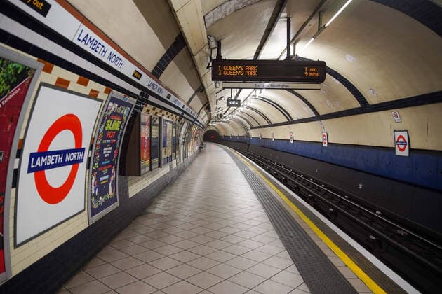 (200321) -- LONDON, March 21, 2020 (Xinhua) -- Photo taken on March 20, 2020 shows the platform in Lambeth North station in London, Britain. Cafes, bars, pubs and restaurants must close from Friday night across Britain in a bid to contain the spread of COVID-19 outbreak, Prime Minister Boris Johnson said Friday. As of 9 a.m. local time (0900 GMT) Friday, the number of confirmed COVID-19 cases in Britain reached 3,983, according to the Department of Health and Social Care. As of 1 p.m. (1300 GMT), 177 patients tested positive for coronavirus have died. (Photo by Joe Newman Xinhua) BRITAIN-LONDON-COVID-19 CASES