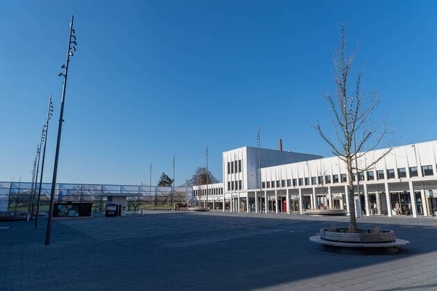 Metzingen Themenbild Corona Virus, Outletcity Metzingen, Gesiterstadt, Menschen leer, 24.03.2020 Hugo-Boss-Platz 1, Themenbild Corona Virus, Outletcity Metzingen, Geisterstadt, Menschen leer, 24.03.2020, Copyright: xEibner-Pressefoto SaschaxWaltherx EP_swa