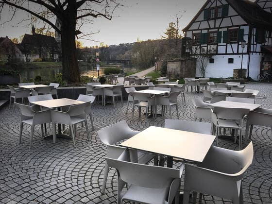Rottenburg Themenbild, Symbolbild, Corona, Coronavirus, COVID-19, Rottenburg, Kreis Tübingen, 26.03.2020 Geschlossenes Bistro, menschenleer, leer, aussen, Themenbild, Symbolbild, Corona, Coronavirus, COVID-19, Rottenburg, Kreis Tübingen, 26.03.2020, Copyright: xFrankx Eibner-Pressefotox EP_wfk