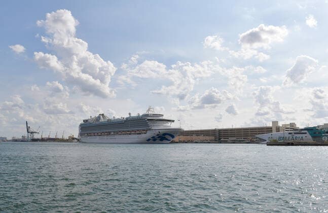 March 31, 2020, Fort Lauderdale, Florida, United States Of America: FORT LAUDERDALE, FL - MARCH 31: the Port Director for Port Everglades said he was caught completely blindsided today by Crown Princess arriving with crew needing medevac. He stated this violated federal law and that the CDC and USCG were not informed either. The Carnival rep stated that Princess contacted Broward Health directly, and another Broward Commissioner had the CEO of Broward Health on the phone contesting the veracity of that statement at Port Everglades dock. Crown Princess is a Crown-class cruise ship owned and operated by Princess Cruises. Her maiden voyage took place on June 14, 2006, departing Red Hook, Brooklyn for Grand Turk, Ocho Rios, Grand Cayman, and Port Canaveral on March 31, 2020 in Fort Lauderdale, Florida..People: Crown Princess Fort Lauderda - ZUMAn287 20200331_zaa_n287_011 Copyright: xSMGx