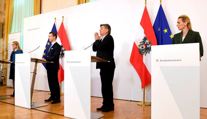 Wien 01.04.2020, Bundeskanzleramt, Wien, AUT, Akutelle Entwicklungen zur Coronaerkrankung in Oesterreich, Pressekonferenz zum Thema, Massnahmen zur Sicherung von Standort und Beschaeftigung, im Bild Wirtschaftsministerin Margarete Schramboeck (OeVP), Finanzminister Gernot Bluemel (OeVP), Vizekanzler Werner Kogler (G) und Arbeitsministerin Christine Aschbacher (OeVP) during a press conference of Austrian Goverment on the subject, measures to secure location and employmentabout the Coronavirus Pandemie. Bundeskanzleramt in Wien, Austria on 2020 04 01.