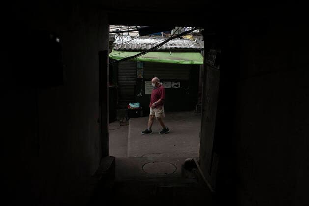April 10, 2020: April 11.., 2020, Rio De Janeiro - ......Residents of the Santa Marta favela, in Botafogo, in the South Zone of Rio, start this Friday (10) to work on cleaning the areas of the community on their own. The objective is to prevent the lack of sanitary conditions from facilitating the expansion of the Covid-19 region. volunteers start the process with personal protective equipment (PPE). The Botafogo neighborhood, where the Santa Marta slum is located, had 36 confirmed cases of the new coronavirus as of this Sunday, according to the State Health Secretariat Panel. In the municipality of Rio alone, 1068 cases were recorded, according to the same panel. Cases across the state totaled 1394 cases..on April 10, 2020. - ZUMAt142 20200410_zap_t142_022 Copyright: xFabioxTeixeirax