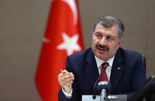 (200611) -- ANKARA, June 11, 2020 -- Turkish Health Minister Fahrettin Koca speaks at a press conference in Ankara, Turkey, June 10, 2020. The Turkish authorities have started COVID-19 antibody tests on 153,000 people across the country, Koca said Wednesday. Turkey s COVID-19 cases increased by 922 on Wednesday, raising the total cases to 173,036, Koca said. (Photo by Xinhua) TURKEY-ANKARA-COVID-19-ANTIBODY-TEST MustafaxKaya