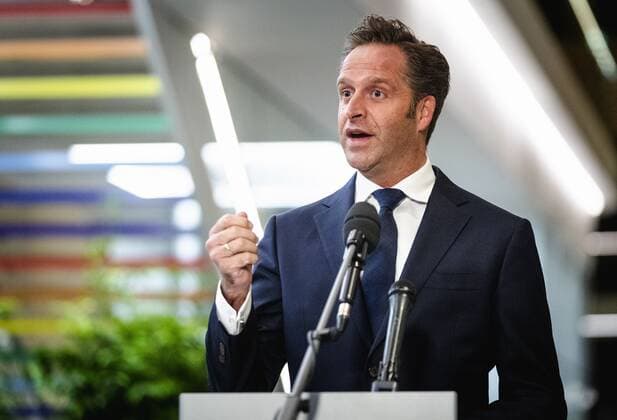 DEN HAAG - Minister Hugo de Jonge (Volksgezondheid, Welzijn en Sport) reageert op het besluit van het Europees Geneesmiddelenbureau EMA rond de goedkeuring van het coronavaccin dat BioNTech en Pfizer samen hebben ontwikkeld. ANP SEM VAN DER WAL Copyright: xHollandsexHoogtex xxANPx x426470940x