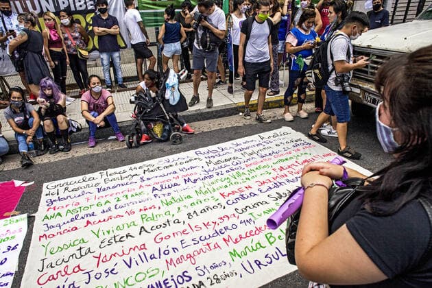 February 17, 2021, Buenos Aires, Federal Capital, Argentina: After the Femicide of the young ošrsula Bahillo, The Ni Una Menos Collective leads a march to repudiate the reaction of Justice in front of the Judicial Palace of the Argentine Nation. President Alberto Ferno¡ndez received, at Casa Rosada, Patricia Nasutti, the mother of the young woman who was stabbed to death by her ex-boyfriend, despite having repeatedly filed formal complaints..Upon leaving Government House, Nasutti addressed the demonstration called by the feminist collective. The women s group points out that there are almost 50 femicides in less than two months of 2021 ; One out of every five femicides in our country are committed by members of the security forces. - ZUMAa179 20210217_zap_a179_014 Copyright: xRobertoxAlmeidaxAveledox