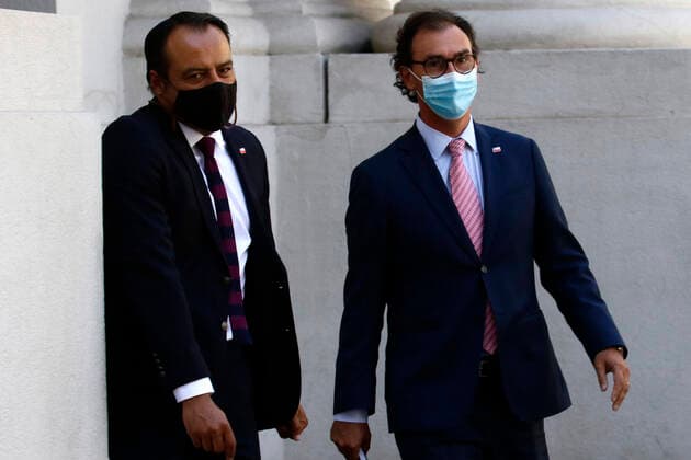 Santiago 22 February 2021 Education Minister Raul Figueroa, arrives at La Moneda Palace to participate in the cabinet council Javier Salvo Aton Chile, Santiago Chile Aton 490471 Copyright: JAVIERxSALVO ATONCHILE