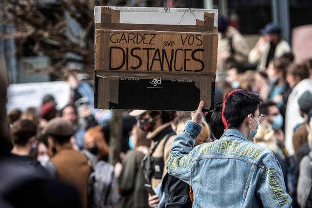 February 22, 2021, Brussels, Puglia, Belgium: Students protest against the isolation and precariousness due to the Covid-19 crisis at the Libre University (ULB) in Brussels. The students are asking, among others, for the reopening of audiences, the resumption of extra-curricular activities, the resumption of sport, free psychological support, and a Covid-19 grant. Brussels, Belgium, February 22, 2021. Brussels Belgium - ZUMAm177 20210222_zip_m177_032 Copyright: xValeriaxMongellix