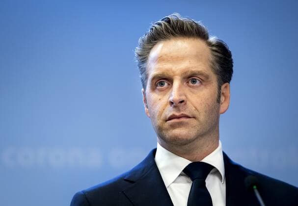 DEN HAAG - Minister Hugo de Jonge (Volksgezondheid, Welzijn en Sport) tijdens een persconferentie over de coronamaatregelen. De avondklok wordt verlengd omdat het kabinet de maatregel nodig denkt te hebben om ruimte te cre˜ren voor andere versoepelingen. ANP SEM VAN DER WAL Copyright: xHollandsexHoogtex xxANPx x428567382x