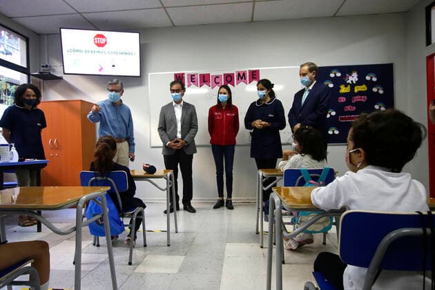 Santiago 26 February 2021 The Minister of Education, Raul Figueroa, together with the SEREMI of Health RM, Paula Labra and the Mayor Las Condes, Joaquin Lavin, delivers recommendations before the return to classes next week, at the Las Condes School Javier Salvo Aton Chile, Santiago Chile Aton 491012 Copyright: JAVIERxSALVO ATONCHILE