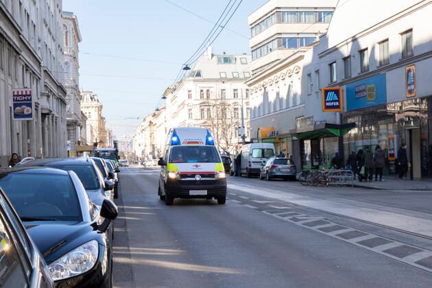 Wien: Rettungswagen im Einsatz