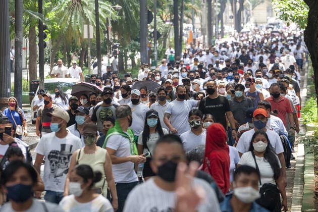 Coronavirus in Brasilien, Proteste gegen die Corona-Maßnahmen in Sao Paulo Protest Outside Joao Doria (INT) Protest Outside Joao Doria. March 15, 2021, Sao Paulo, Brazil: A group of traders marched along Avenida Sao Luiz and Viaduto Jacarei, this Monday afternoon (15). With Commerce closed in the central region of Sao Paulo, on the morning of this Monday, the 15th, the day of the beginning of the emergency phase decreed by the state government. As of this Monday, 15, more restrictive rules to combat the coronavirus pandemic (covid-19) come into force. During the red phase, only those services considered essential. Trade and non-essential services must remain closed, as well as shopping centers, galleries. Local consumption is not allowed in restaurants, only deliveries. In addition, the restriction from 8:00 pm to Copyright: xLecoxVianax