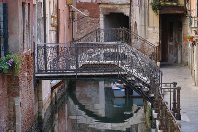 VENICE, LOCKDOWN SECOND SEASON Lockdown second season in Venice, internal path close st. Markus Square. Venezia Italy