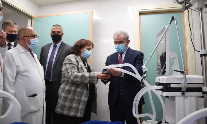 Coronavirus im Westjordanland, Premierminister Mohammed Ishtayeh bei Impfstart in Ramallah March 21, 2021, Ramallah, West Bank, Palestinian Territory: Palestinian Prime Minister Mohammad Ishtayeh, speaks during the launch of the national vaccination campaign against the Corona virus, at the Palestine Medical Complex in Ramallah, in the presence of the Special Coordinator for the Middle East Peace Process, Thor Winsland, the European Union representative to Palestine, Sven Kuhn von Burgsdorf, the Minister of Health, Mai Kaile, and a number of consuls Ambassadors, legal and official persons, in the West Bank city of Ramallah, on March 21, 2021 Ramallah Palestinian Territory - ZUMAap3_ 20210321_zaf_ap3_159 Copyright: xPrimexMinisterxOfficex