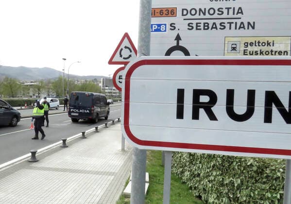 National police ask for negative PCR tests for travellers crossing the border from France, in Irun, Euskadi (Spain), on 30 March 2021. According to an order of the Official State Bulletin (BOE), passengers coming from France must present a diagnostic test with a negative result in COVID-19, performed within 72 hours prior to arrival in Spain. Thus, all travelers from France, wherever they enter, are required to present this negative PCR to cross the border, 30 MARCH 2021;IRUN;EUSKADI;BASQUE COUNTRY;BORDER;TOURISM Javi Colmenero LagenciaEP 03 30 2021 IRUN, BASQUE COUNTRY IRUN, BASQUE COUNTRY Spain Copyright: xJavixColmenerox 3627675