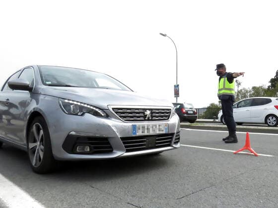 A national policeman, at a control at the border with France, in Irun, Euskadi (Spain), on 30 March 2021. According to an order of the Official State Gazette (BOE), passengers coming from France must present a diagnostic test with a negative result in COVID-19, performed within 72 hours prior to arrival in Spain. Thus, all travelers from France, wherever they enter, are required to present this negative PCR to cross the border, 30 MARCH 2021;IRUN;EUSKADI;BASQUE COUNTRY;BORDER;TOURISM Javi Colmenero LagenciaEP 03 30 2021 IRUN, BASQUE COUNTRY IRUN, BASQUE COUNTRY Spain Copyright: xJavixColmenerox 3627683