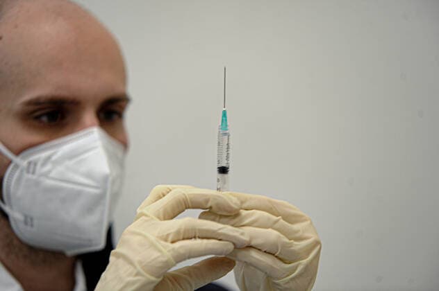 Italy: Vaccination campaign in Portici Vaccination is the watchword in these first months of 2021 and for the next ones. The order of priority with the phases of vaccination inoculation to citizens who ask to be vaccinated is decided by the government and by the individual regions. In Portici, all health management and bookings are carried out by the Campania Region and the Napoli3 Sud ASL, in collaboration with the Portici family doctors who have given their willingness to vaccinate at the Palazzetto dello Sport in Via Farina. The data speak of about 450 500 citizens vaccinated per day with the prospect of about 700 in the next. Portici Italy Copyright: BrunoxFontanarosa