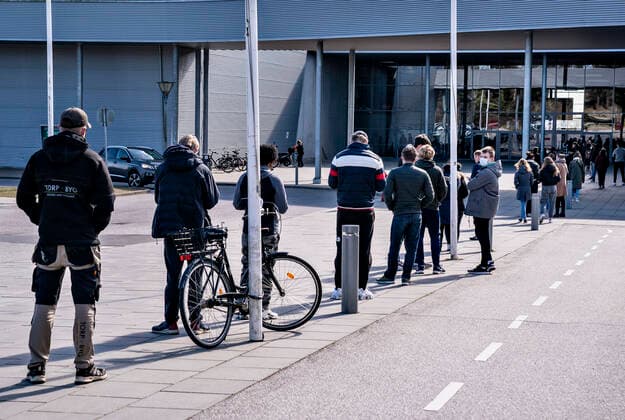 Lang koe ved Falck s lyntest, hurtigtest center i Gigantium i Aalborg OEst, tirsdag den 6. april 2021.. , Aalborg Jylland Copyright: HenningxBagger HenningxBaggerx COP109 spdk20210406-161229-L
