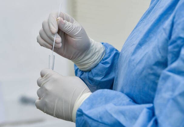 07.04.2021, xpsx, Lokal Obertshausen Eröffnung Corona Testzentrum v.l. Testzentrum, Teststation, testen, Corona, Covid-19, Pandemie, Schnelltest, Test, Coronatest,, Obertshausen Hessen Deutschland (DEU)