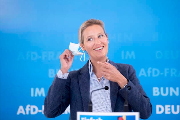 Alice Weidel, AfD-Fraktion DEU, Deutschland, Germany, Berlin, 13.04.2021 Alice Weidel, Fraktionsvorsitzende der AfD, Alternative fuer Deutschland, waehrend der Pressekonferenz nach der Fraktionssitzung der Partei Alternative fuer Deutschland im Deutschen Bundestag in Berlin. en: Alice Weidel, leader of the parliamentary fraction of the right-wing party AfD, Alternative fuer Deutschland, Alternative for Germany, during a press conference after the parliamentary group meetings of the Bundestag in Berlin, Germany.