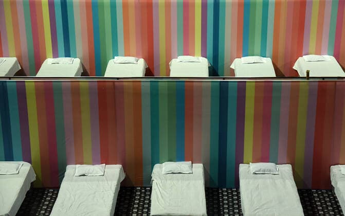 News Bilder des Tages April 21, 2021, Guwahati, Assam, India: A COVID-19 treatment facility newly set up, at Sarusajai Sports Complex. India has reported 2,95,041 new COVID19 cases, 2,023 deaths and 1,67,457 discharges in the last 24 hours, Union Health Ministry said. Guwahati India - ZUMAt232 20210421_zip_t232_007 Copyright: xDavidxTalukdarx