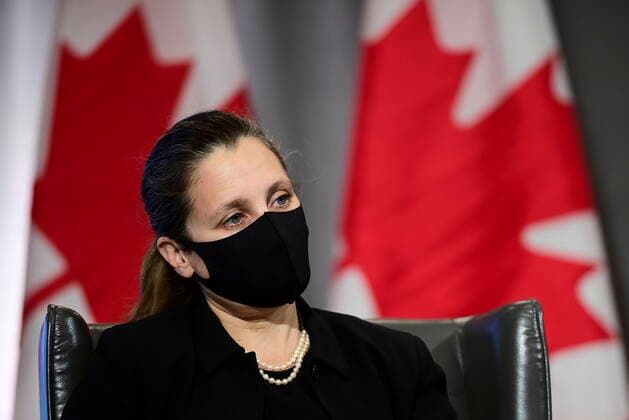 Kanada, Finanzministerin Chrystia Freeland und Justin Trudeau in Ottawa May 3, 2021, Ottawa, on, Canada: Deputy Prime Minister, not shown, and Minister of Finance Chrystia Freeland joins Prime Minister Justin Trudeau as they participate in a virtual discussion from Ottawa on Monday, May 3, 2021, with seniors from Residence Memphremagog in Magog, Quebec. Ottawa Canada - ZUMAc35_ 20210503_zaf_c35_063 Copyright: xSeanxKilpatrickx
