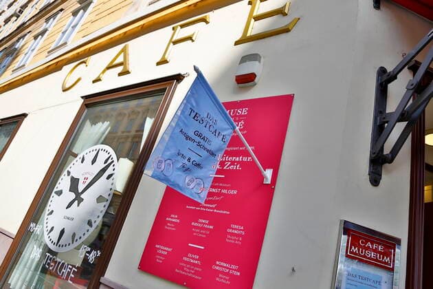 Coronakrise: Gastronomie öffnet wieder am 19. Mai Wien, 06.05.2021 Corona-Pandemie, Corona, Corona-Virus, CoV 2, Covid 19, Sars, Virus, Virusinfektion, Pandemie, CoronakriseKrise, Viruserkrankung, Coronavirus, SARS-CoV-2 Cafe Museum - Das Testcafe Coronatest, Antigen - Test, PCR - Test, Antigen-Test, PCR-Test, Schnelltest, Teststation Kaffeehaus Lockdown Wien Austria